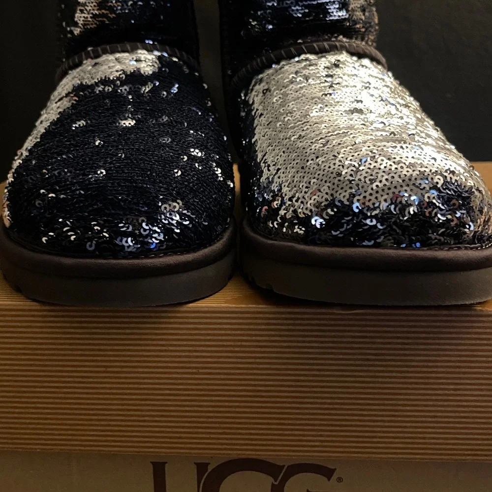 Women Classic Short Sparkles Sequin Ugg Boots Silver and Blue Size 8 NEW